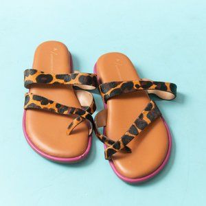 LIKE NEW Anthropologie Leo Toe Loop Leopard Calf Hair Slip On Sandals Sz EU 39